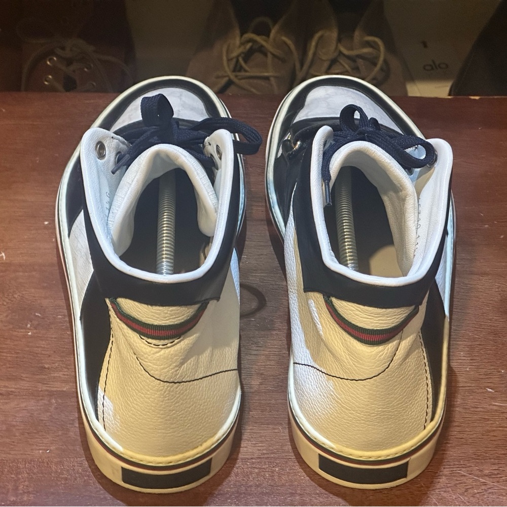 Gucci GG Supreme Hightop Sneakers - Picture 4 of 13